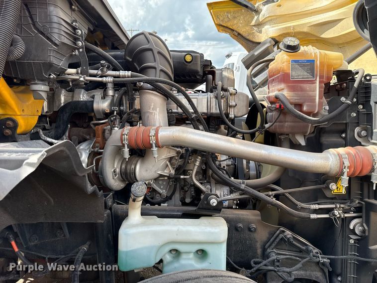 image for item HI9250 2023 International LT625 semi truck