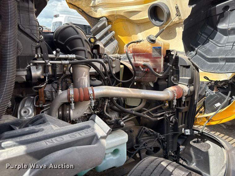 image for item HI9250 2023 International LT625 semi truck