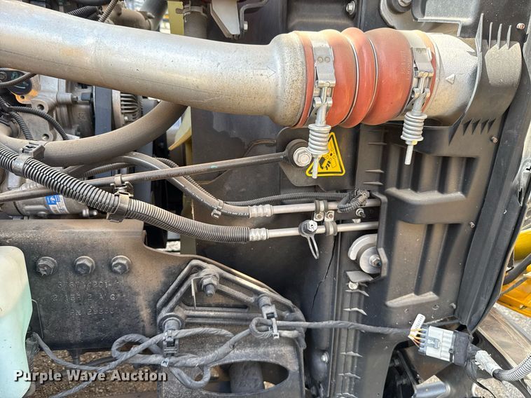 image for item HI9250 2023 International LT625 semi truck