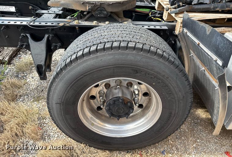 image for item HI9250 2023 International LT625 semi truck