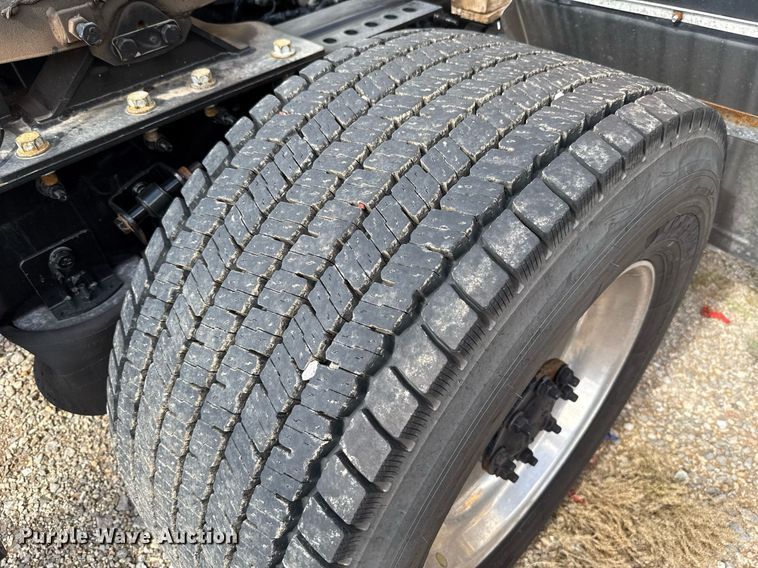 image for item HI9250 2023 International LT625 semi truck