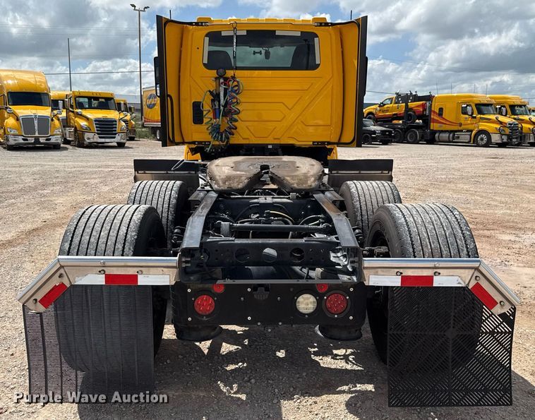 image for item HI9251 2021 International LT625 semi truck