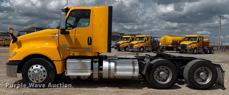 image for item HI9251 2021 International LT625 semi truck