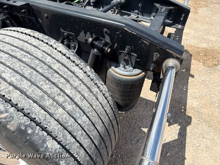 image for item HI9251 2021 International LT625 semi truck