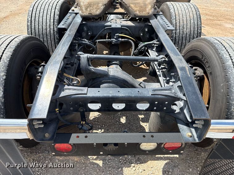 image for item HI9251 2021 International LT625 semi truck