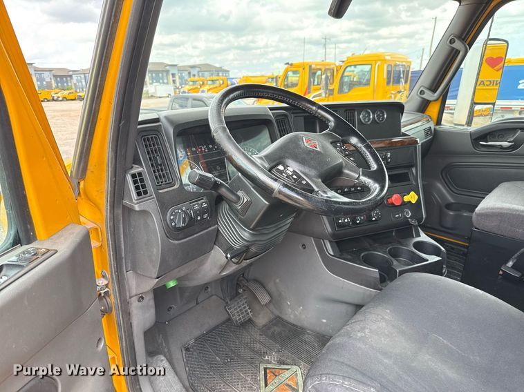 image for item HI9251 2021 International LT625 semi truck