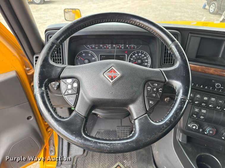 image for item HI9251 2021 International LT625 semi truck