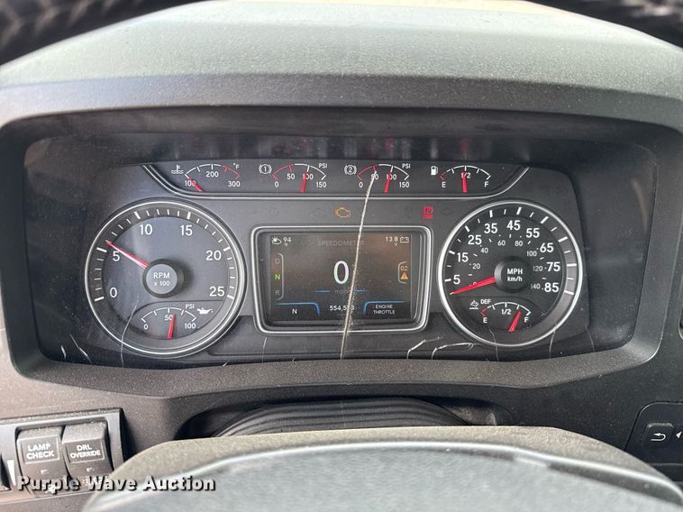 image for item HI9251 2021 International LT625 semi truck