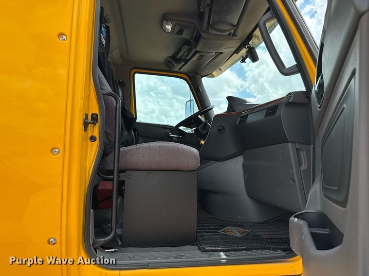 image for item HI9251 2021 International LT625 semi truck