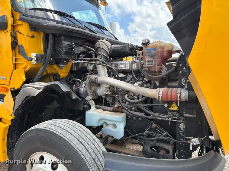 image for item HI9251 2021 International LT625 semi truck