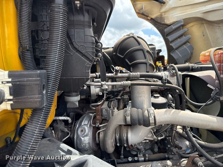 image for item HI9251 2021 International LT625 semi truck