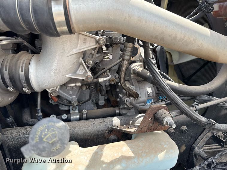 image for item HI9251 2021 International LT625 semi truck