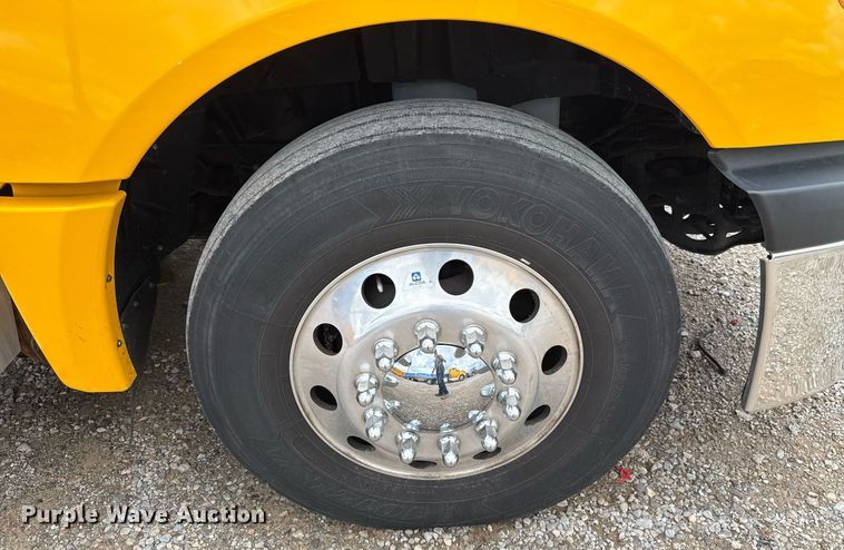 image for item HI9251 2021 International LT625 semi truck