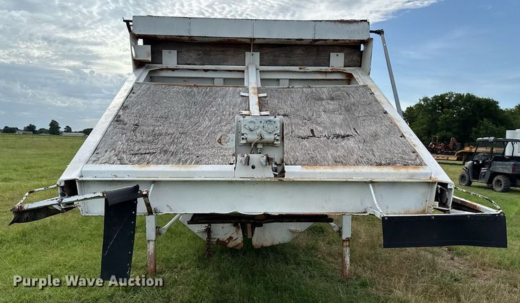 image for item HI9255 1979 Timpte-Beall 301-A bottom dump trailer