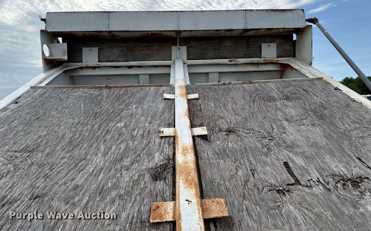 image for item HI9255 1979 Timpte-Beall 301-A bottom dump trailer