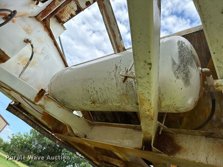 image for item HI9255 1979 Timpte-Beall 301-A bottom dump trailer