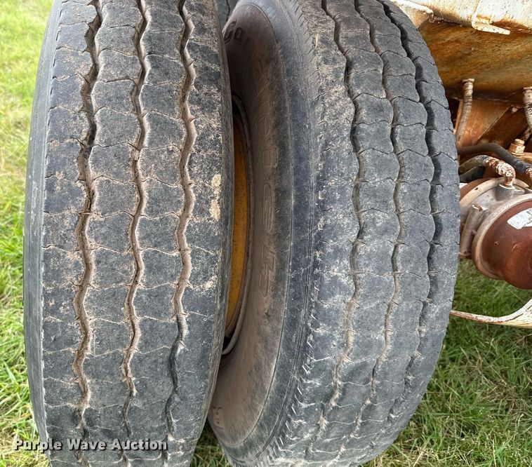 image for item HI9255 1979 Timpte-Beall 301-A bottom dump trailer