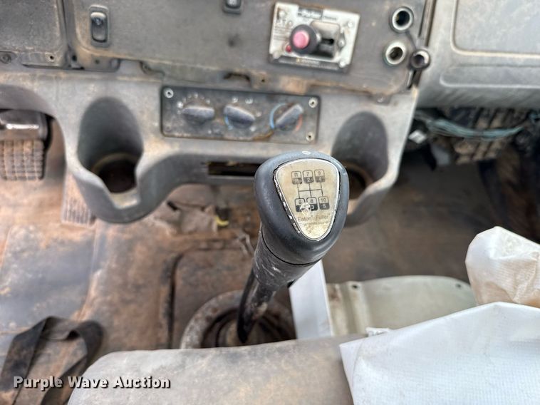 image for item HI9263 2011 Freightliner Business Class M2 truck cab and chassis