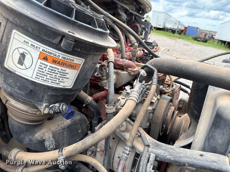 image for item HI9263 2011 Freightliner Business Class M2 truck cab and chassis