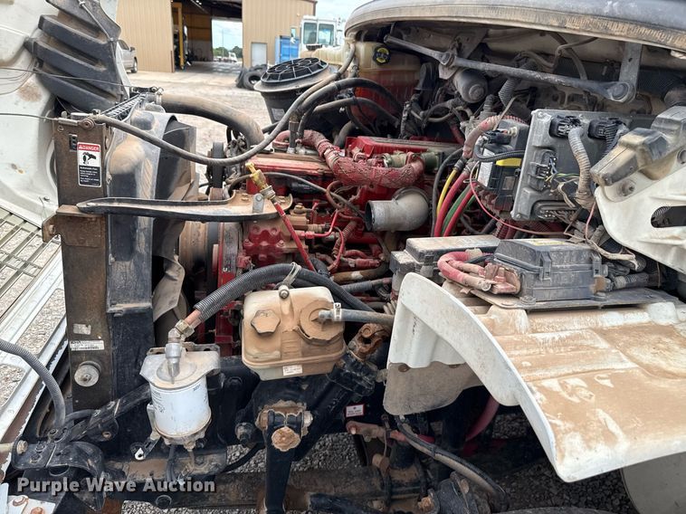 image for item HI9263 2011 Freightliner Business Class M2 truck cab and chassis