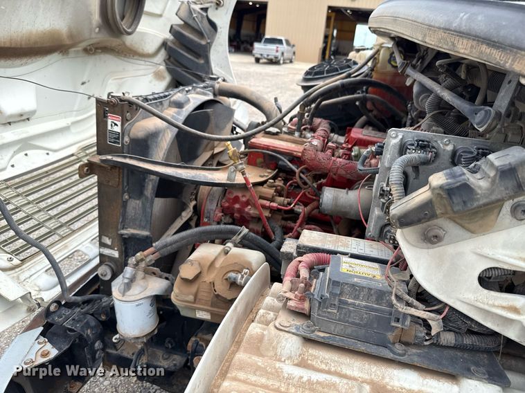 image for item HI9263 2011 Freightliner Business Class M2 truck cab and chassis