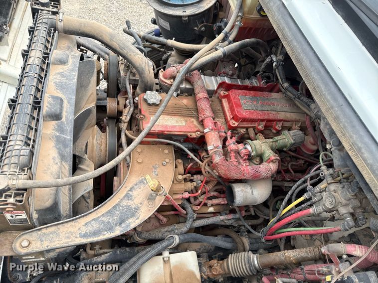 image for item HI9263 2011 Freightliner Business Class M2 truck cab and chassis