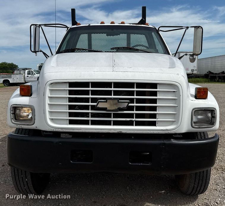 image for item HI9267 2000 Chevrolet C7500 dump flatbed truck