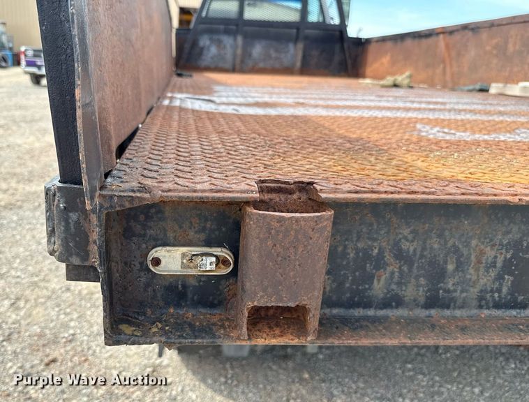 image for item HI9267 2000 Chevrolet C7500 dump flatbed truck