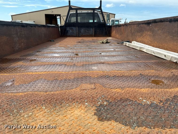 image for item HI9267 2000 Chevrolet C7500 dump flatbed truck