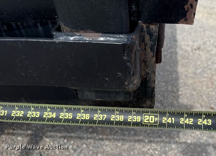 image for item HI9267 2000 Chevrolet C7500 dump flatbed truck