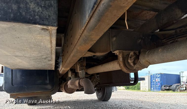 image for item HI9267 2000 Chevrolet C7500 dump flatbed truck