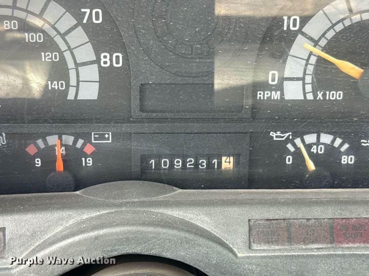 image for item HI9267 2000 Chevrolet C7500 dump flatbed truck