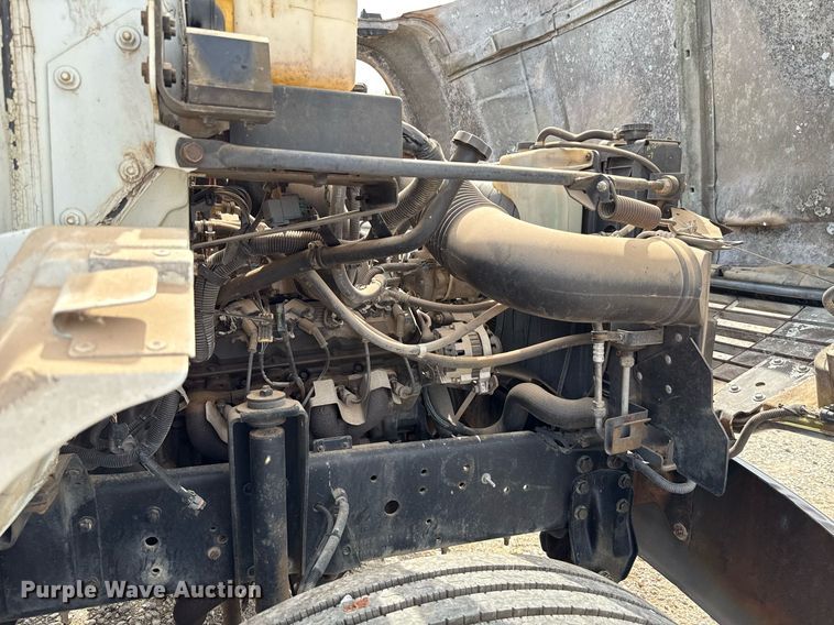 image for item HI9267 2000 Chevrolet C7500 dump flatbed truck