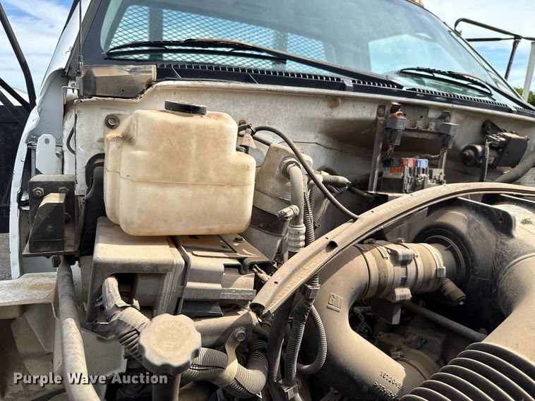 image for item HI9267 2000 Chevrolet C7500 dump flatbed truck