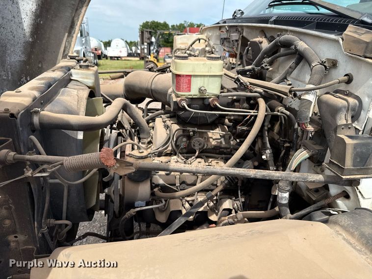 image for item HI9267 2000 Chevrolet C7500 dump flatbed truck