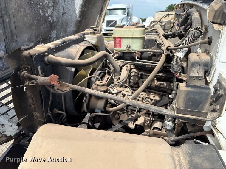 image for item HI9267 2000 Chevrolet C7500 dump flatbed truck