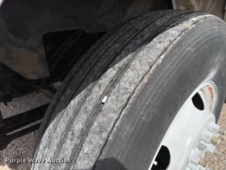 image for item HI9267 2000 Chevrolet C7500 dump flatbed truck