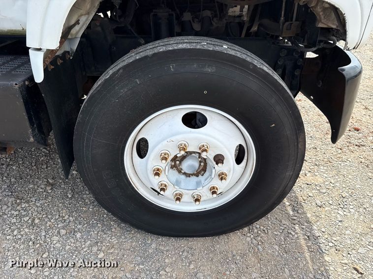 image for item HI9267 2000 Chevrolet C7500 dump flatbed truck