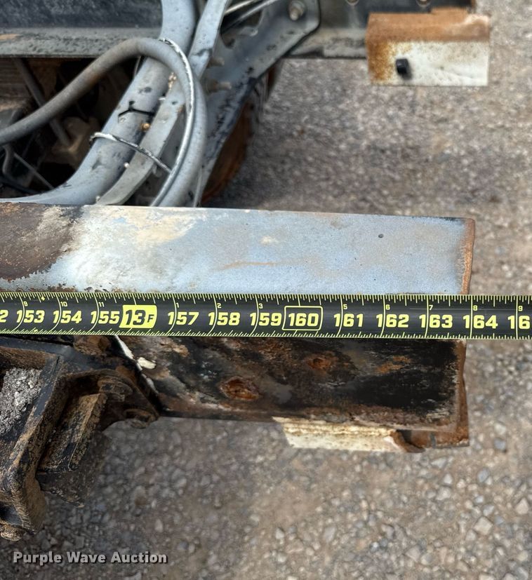 image for item HI9269 2002 International 4300 truck cab and chassis