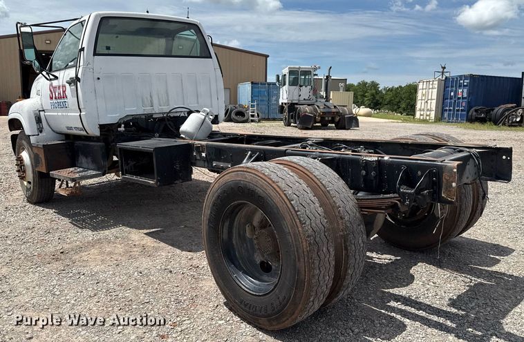 image for item HI9270 1998 Chevrolet C7500 truck cab and chassis
