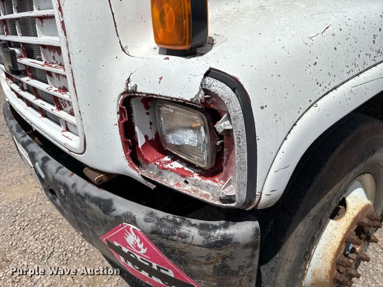 image for item HI9270 1998 Chevrolet C7500 truck cab and chassis