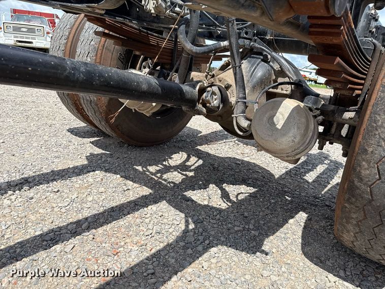 image for item HI9270 1998 Chevrolet C7500 truck cab and chassis