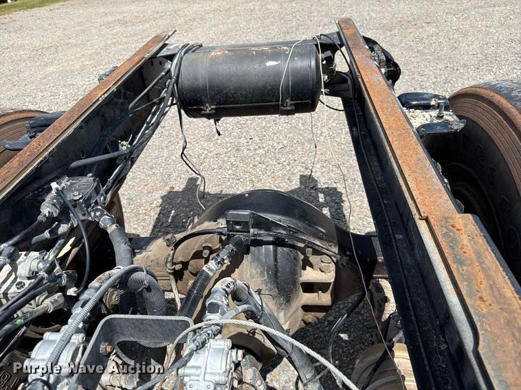 image for item HI9270 1998 Chevrolet C7500 truck cab and chassis