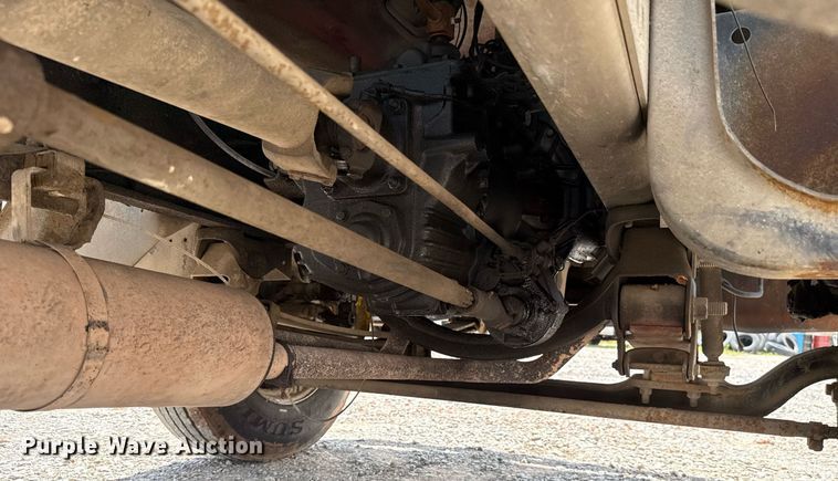 image for item HI9270 1998 Chevrolet C7500 truck cab and chassis