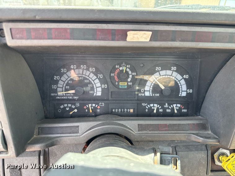 image for item HI9270 1998 Chevrolet C7500 truck cab and chassis