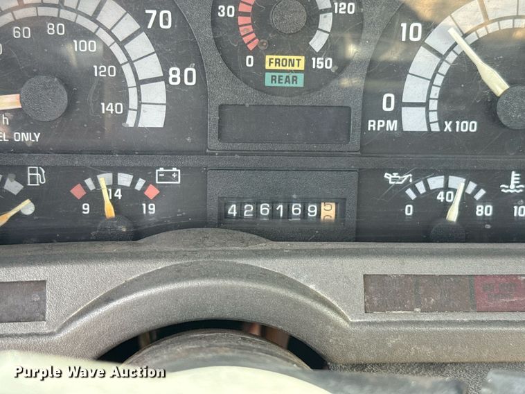 image for item HI9270 1998 Chevrolet C7500 truck cab and chassis