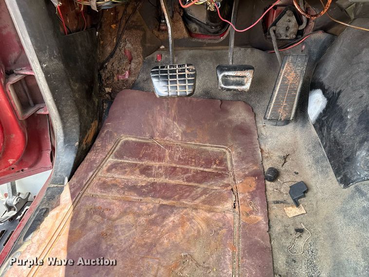 image for item HI9270 1998 Chevrolet C7500 truck cab and chassis