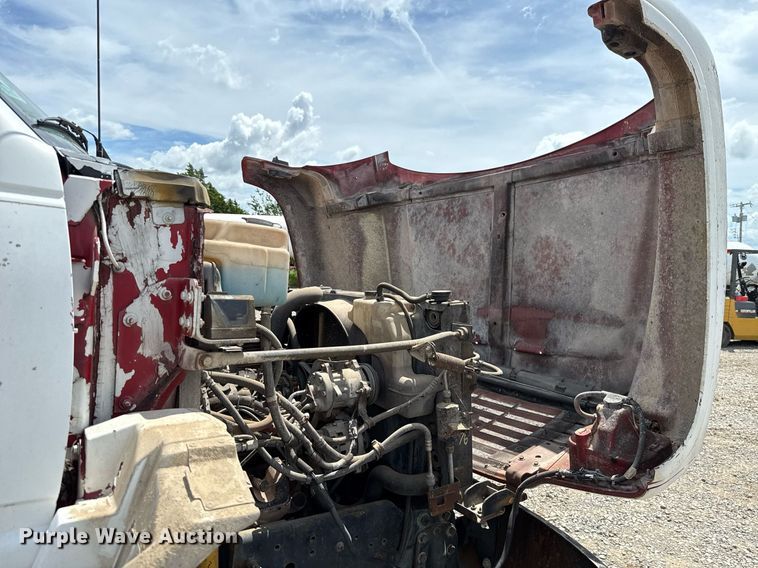 image for item HI9270 1998 Chevrolet C7500 truck cab and chassis