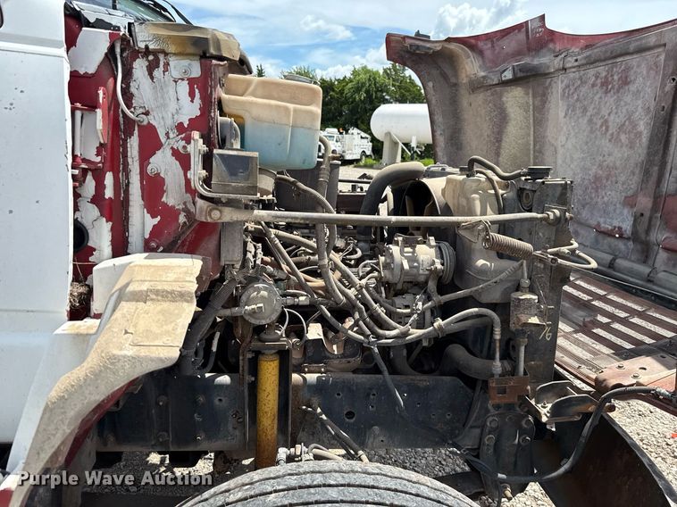 image for item HI9270 1998 Chevrolet C7500 truck cab and chassis