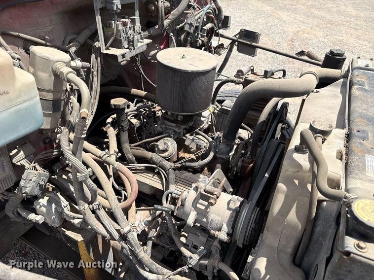 image for item HI9270 1998 Chevrolet C7500 truck cab and chassis